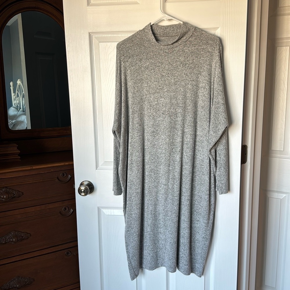 Lou & Grey light grey sweater dress - M